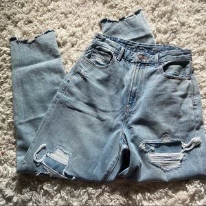 American Eagle Curvy Mom Jeans size 4 (not TTS)